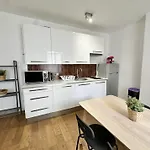 Charmant Appartement Entre La Tour Eiffel Et Les Invalides