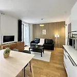Charmant Appartement Entre La Tour Eiffel Et Les Invalides