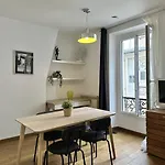 Charmant Appartement Entre La Tour Eiffel Et Les Invalides